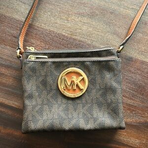 Micheal Kors Crossbody